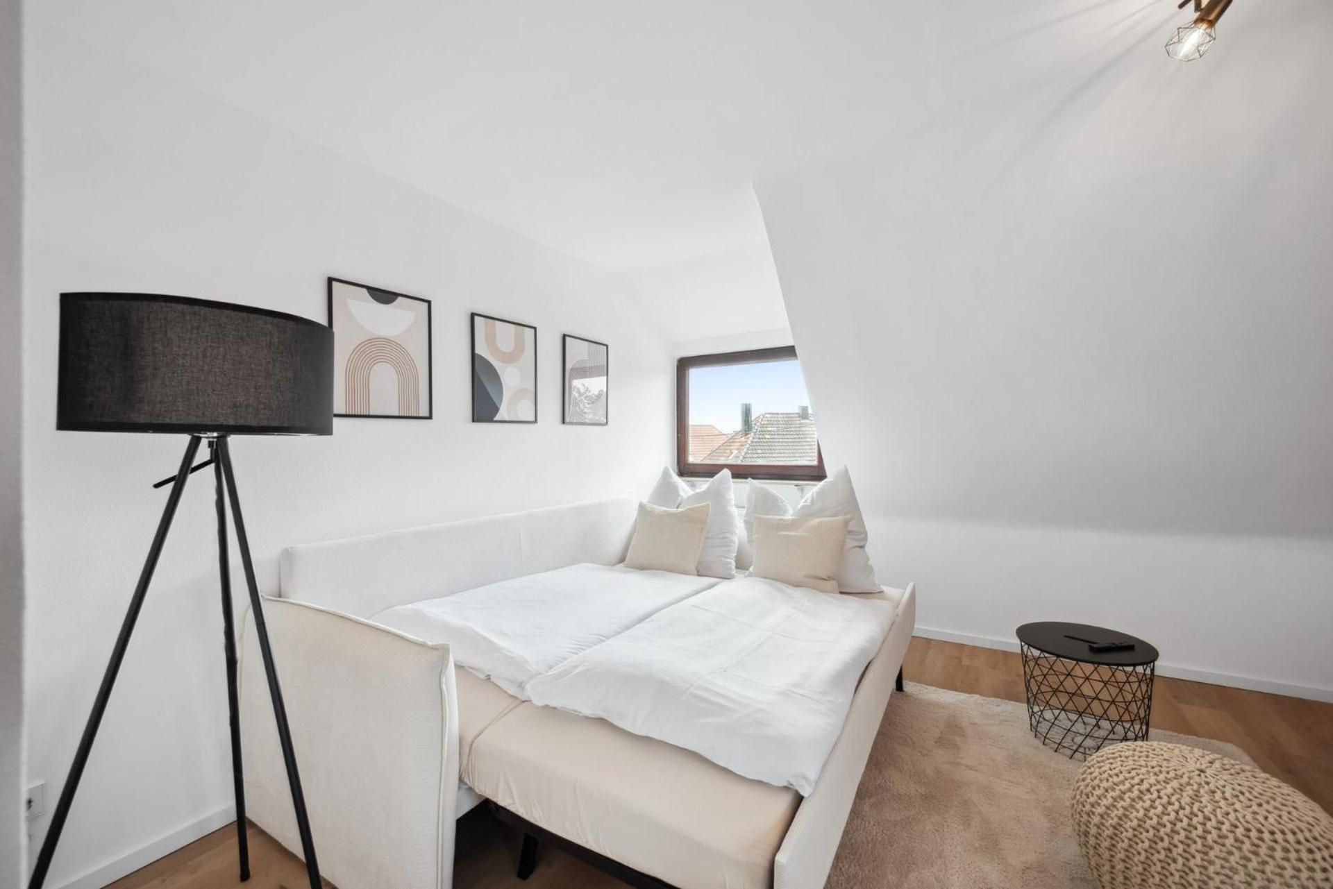 Malu Rooms - Top Lage, Kostenloser Parkplatz, Klima, Netflix, 24H Checkin Ludwigsburg Exterior foto